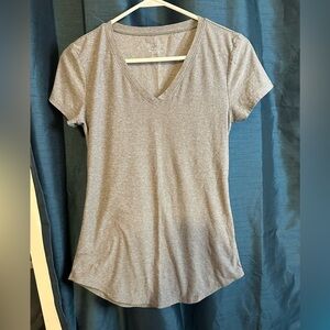 Women's V-Neck Short Sleeve Fitted Tee - Gray with Rounded Hem